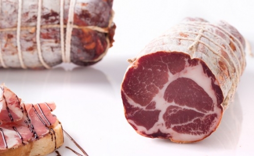 Salumi del Castello Capocollo Piccante (CAPOCOLLO_1.jpeg)